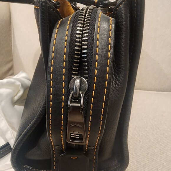 Coach - Picture 8 of 9